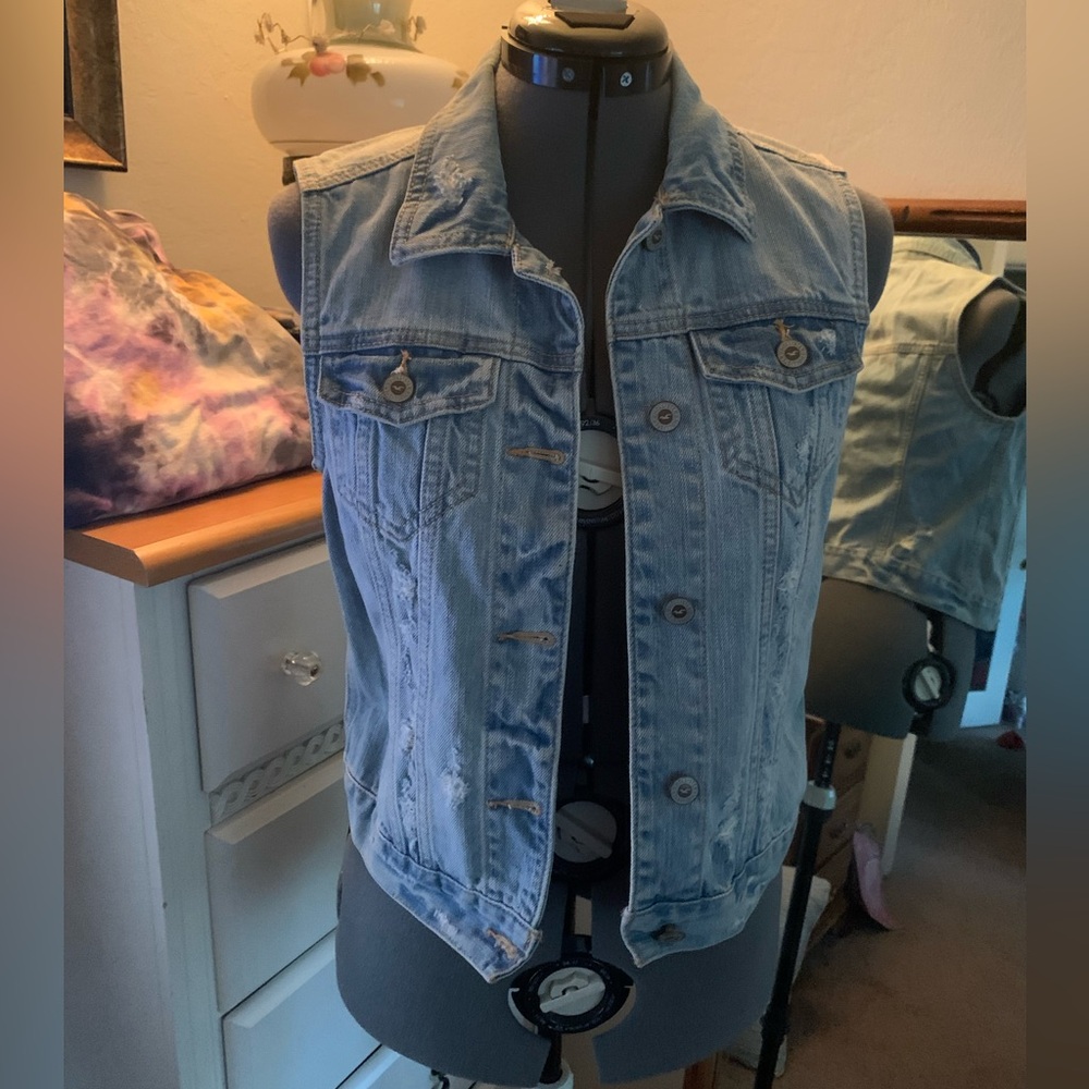 Hollister Jean Vest - Medium - Distressed